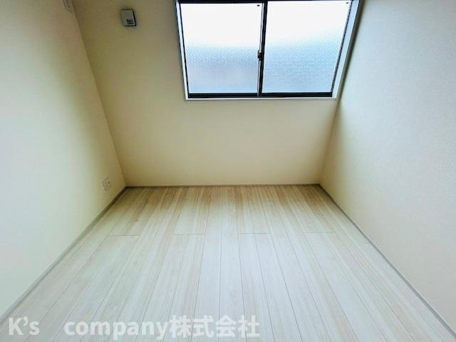 茅ヶ崎市高田1丁目　新築戸建の洋室|4帖◇◇