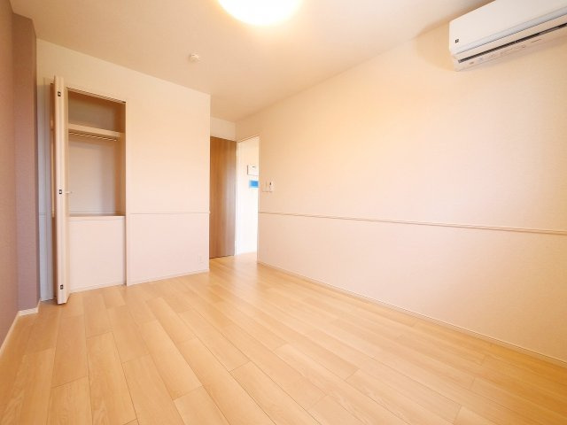 カーサ　サリチェの寝室|使い勝手のいい寝室です