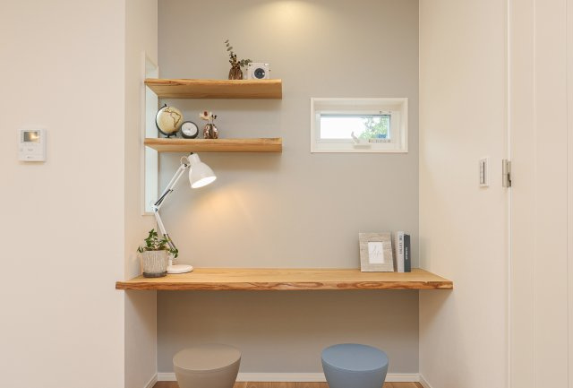 COLORSグリーンヒル 京都市西京区牛ケ瀬奥ノ防町 限定1区画のその他|～施工事例～天然木のスタディスペース♪