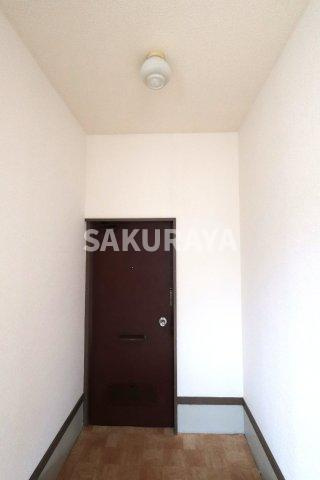 グリーンヒルズ（末広町）の玄関|2025年10月撮影。