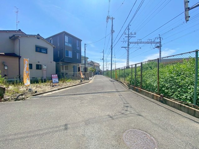高槻市東五百住町２丁目の売地の前面道路含む現地写真