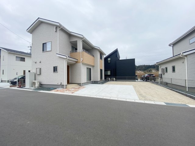 二本松市油井　Life Qualityの駐車場