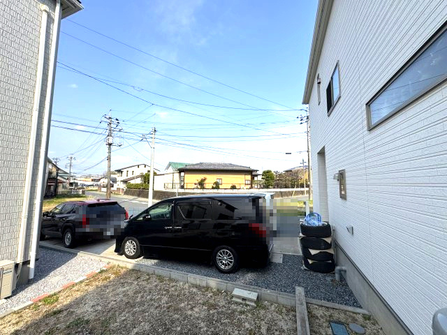 -三丁目不動産-　本庄市児玉町金屋　令和3年築の駐車場
