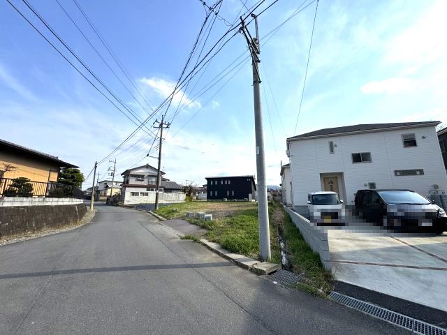 -三丁目不動産-　本庄市児玉町金屋　令和3年築の前面道路含む現地写真