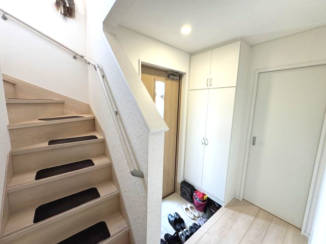 -三丁目不動産-　本庄市児玉町金屋　令和3年築の玄関