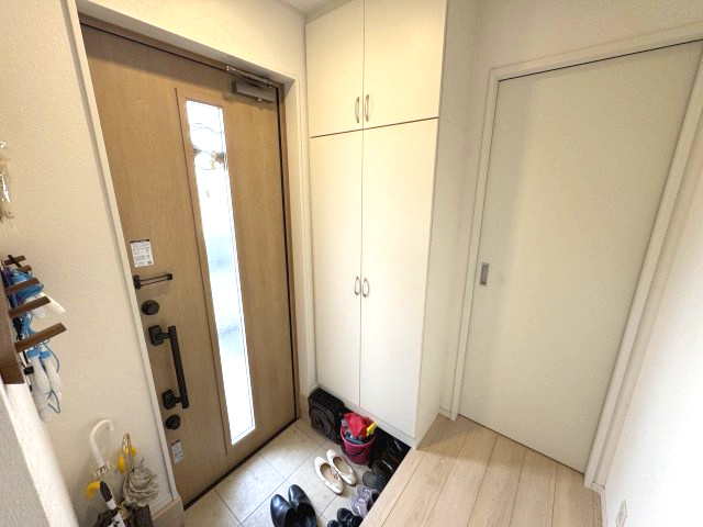-三丁目不動産-　本庄市児玉町金屋　令和3年築の玄関