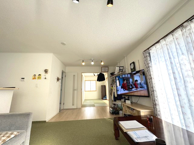 -三丁目不動産-児玉町金屋　令和4年築の居間・リビング