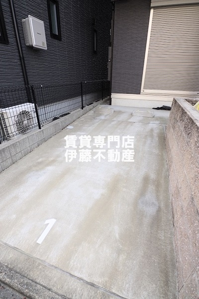 トルナーレの駐車場