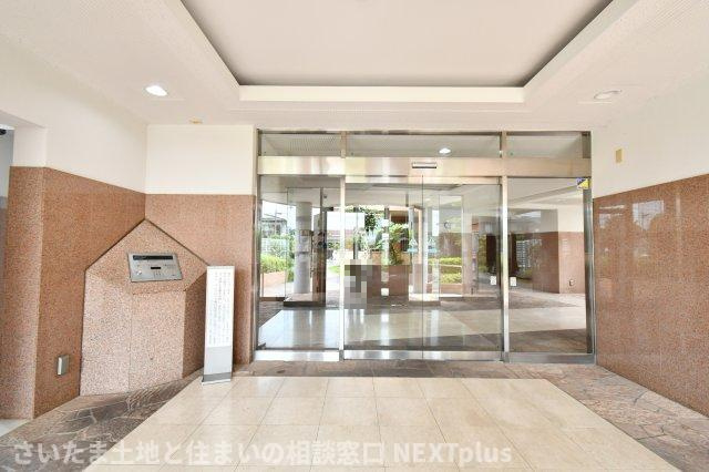 セレナハイムパークステージ桶川のエントランス|当社はポータルサイト掲載物件、他社様掲載物件なども含めて複数物件をまとめてご案内可能です！気になる物件はいくつでもご気軽にお申し付けください。皆様のご連絡心よりお待ちしております。