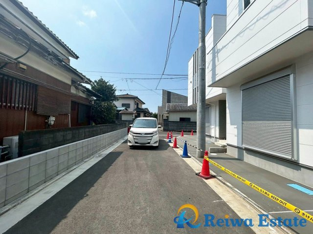 新築戸建　茅ヶ崎市柳島2丁目の前面道路含む現地写真