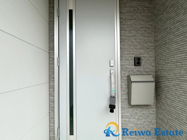 新築戸建　茅ヶ崎市柳島2丁目の玄関