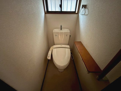 【トイレ】 | 宮沢町戸建 | 1階トイレ
※クリーニング前の写真です。