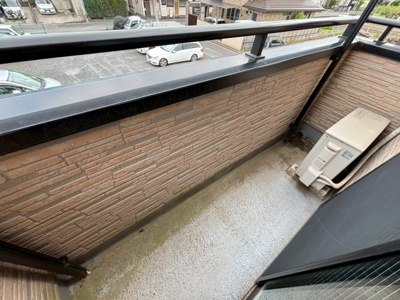 【バルコニー】 | 宮沢町戸建 | 2階洋室約8帖　バルコニー
※クリーニング前の写真です。