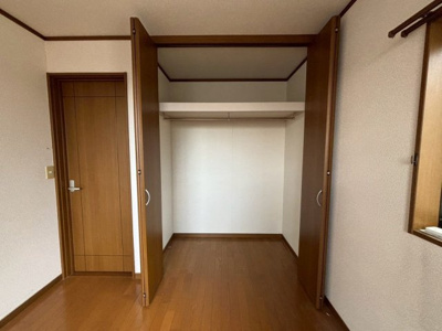 【収納】 | 宮沢町戸建 | 2階洋室約6帖
※クリーニング前の写真です。