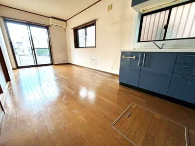 【居間・リビング】 | 宮沢町戸建 | ※クリーニング前の写真です。