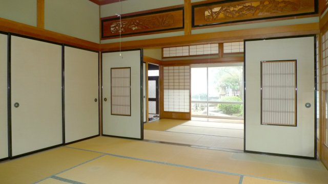 高岡町　戸建ての和室