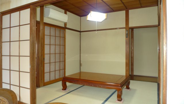 高岡町　戸建ての和室