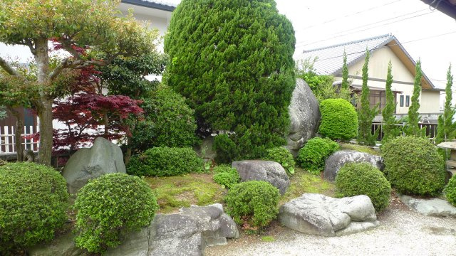 高岡町　戸建ての庭