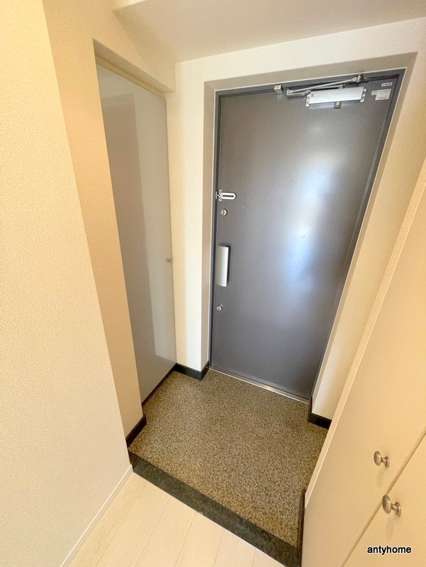 Gramercy Nipponbashi　仲介手数料無料の玄関
