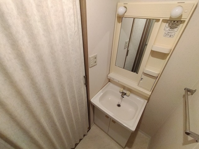 神戸市兵庫区本町２丁目の賃貸マンションの洗面所