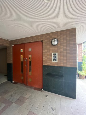 ソレアード関戸　名古屋市賃貸　仲介手数料無料のエントランス