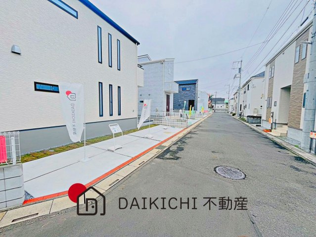 【前面道路含む現地写真】 | 桶川市上日出谷南2期　ピュアガーデン　新築戸建　全16棟　1号棟