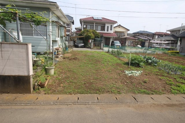 小山市横倉新田の外観|西側との境界部分（2025年5月撮影）