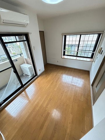 ドム北口の居間・リビング