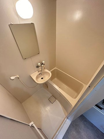 ドム北口の浴室