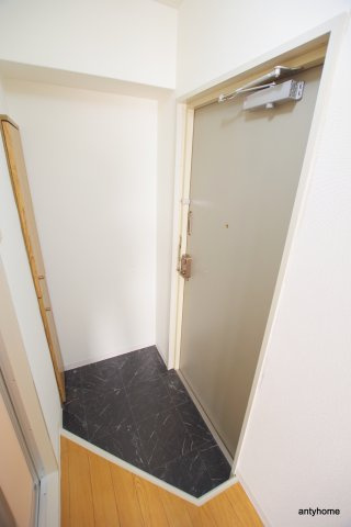 ジオナ新大阪　仲介手数料無料の玄関