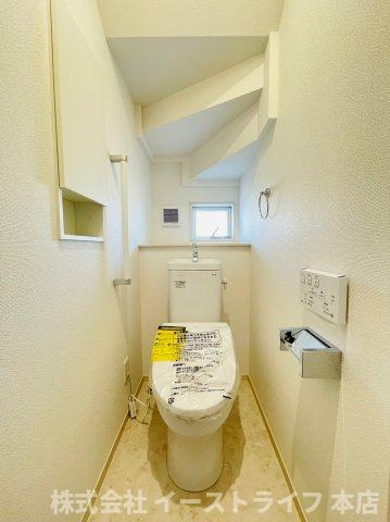 【新築戸建】　いわき市平下平窪6期のトイレ|同社施工イメージです。　1階と2階に完備されているので、朝の忙しい時間帯に困ることはありません。