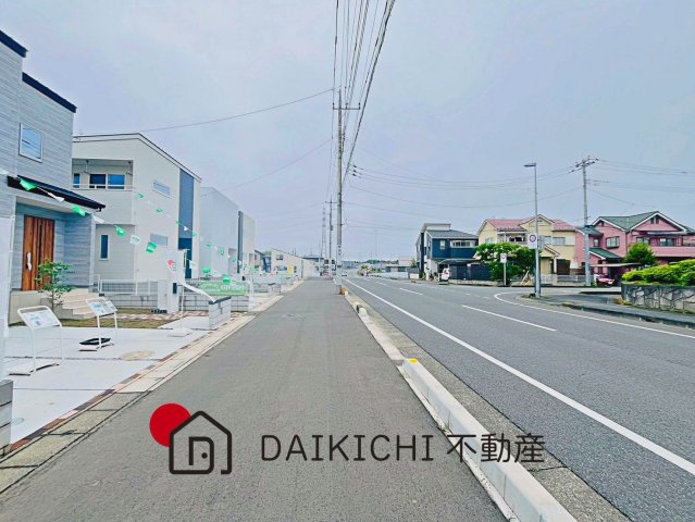 【前面道路含む現地写真】 | 桶川市上日出谷南2期　ピュアガーデン　新築戸建　全16棟　11号棟
