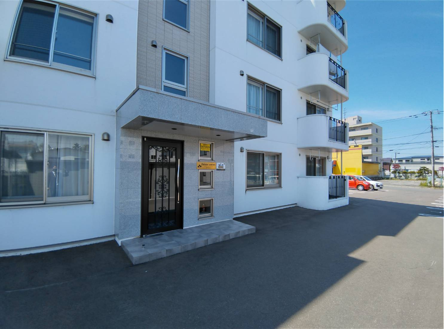 メゾンルミエールのエントランス