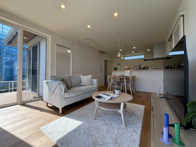 【居間・リビング】の画像