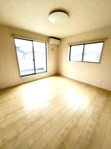 幸手市中５丁目　中古戸建の洋室