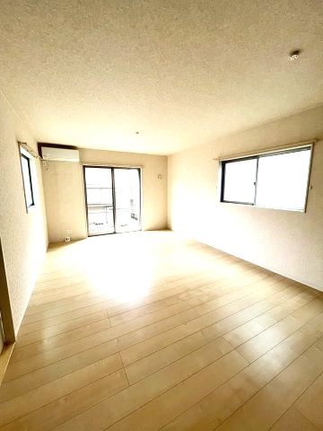 幸手市中５丁目　中古戸建の居間・リビング