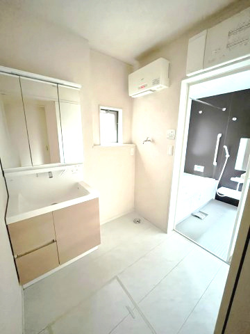 幸手市中５丁目　中古戸建の独立洗面台