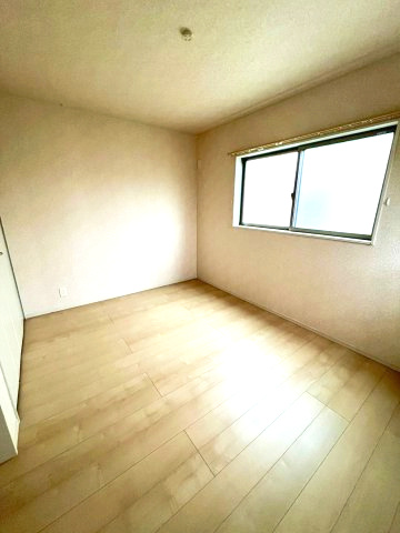 幸手市中５丁目　中古戸建の洋室