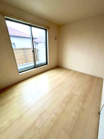 幸手市中５丁目　中古戸建の洋室