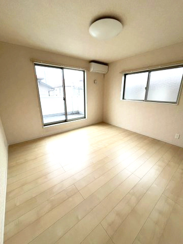 幸手市中５丁目　中古戸建の洋室