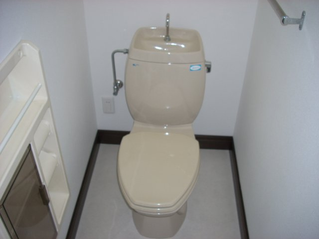 【トイレ】 | リュシオル石山 | ゆったりとした空間のトイレです（同物件別室の写真です）
