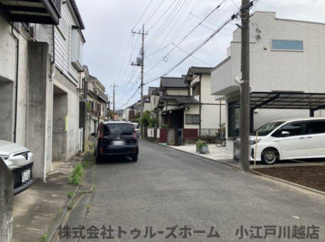 【前面道路含む現地写真】