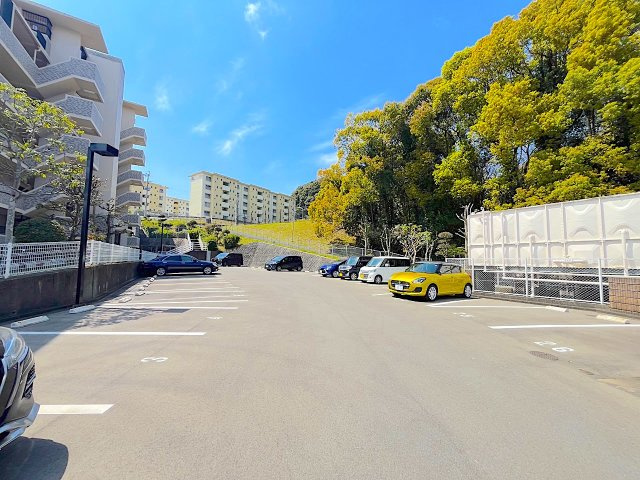 ベルヴィ香椎壱番館の駐車場