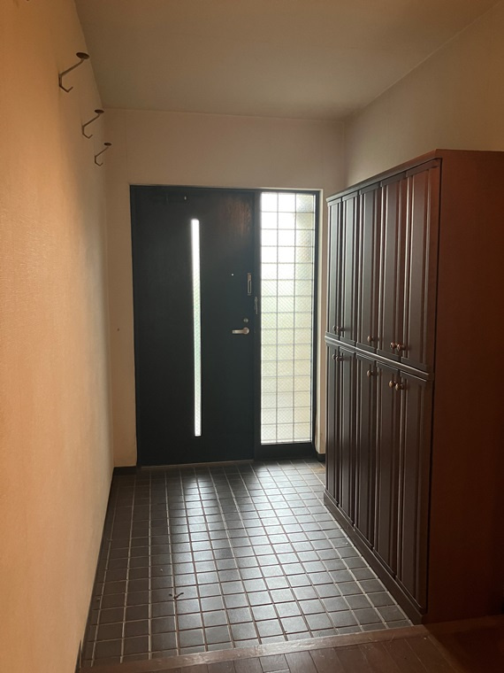 グリーンヴィレッジ宇津木台の玄関