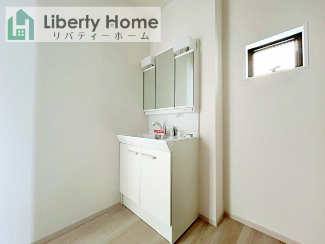 土浦市桜町1期　新築戸建の独立洗面台