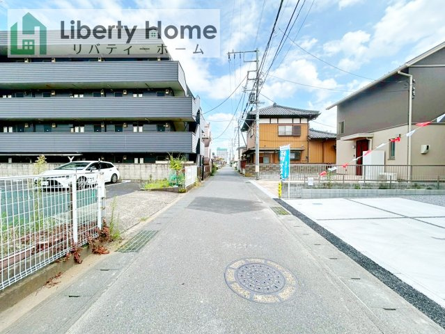 土浦市桜町1期　新築戸建の前面道路含む現地写真