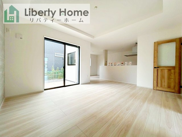 土浦市桜町1期　新築戸建の居間・リビング