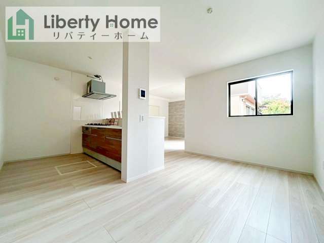 土浦市桜町1期　新築戸建の居間・リビング