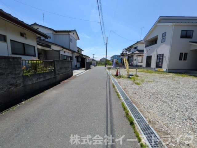 【新築戸建】　いわき市小名浜大原12期　全3棟の前面道路含む現地写真|南側4ｍ私道