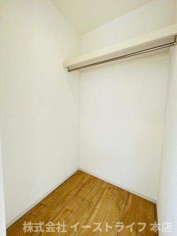 【新築戸建】　いわき市佐糠町東2期の収納|同社施工イメージです。　各居室にクローゼットが完備されているので、収納家具等の購入費用を抑えることが出来ます。